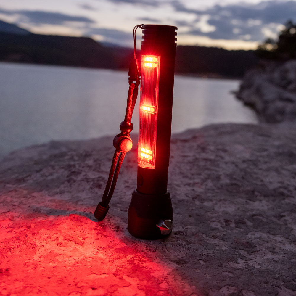 Solar Powered Survival Flashlight – GizModern
